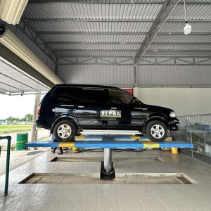 Khoang rửa có sử dụng cầu nâng